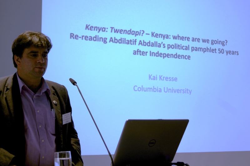 Prof. Kai Kresse akiwasilisha mada kwenye kongamano la Kiswahili la Bayreuth mwaka 2015.